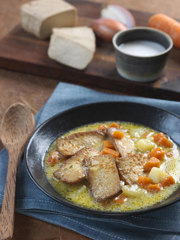   Cuisine Prix Engagés : Soupe de légumes et tofu fumé (1,71 €/personne)