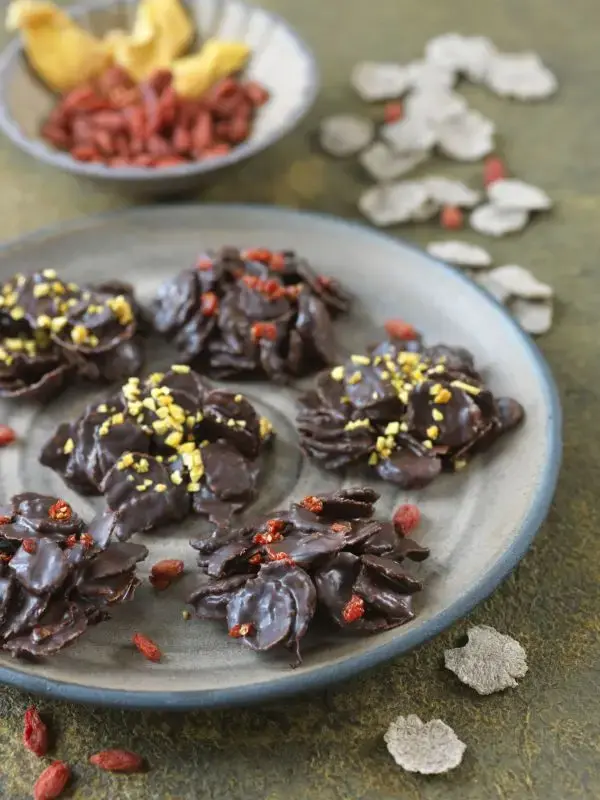 Roses des sables aux pétales sarrasin-châtaigne