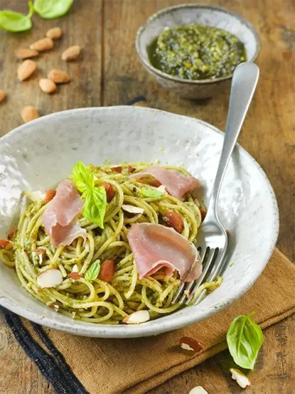  Recette Spaghettis au pesto d'amande et basilic - Recette à Prix Engagés Septembre 2024